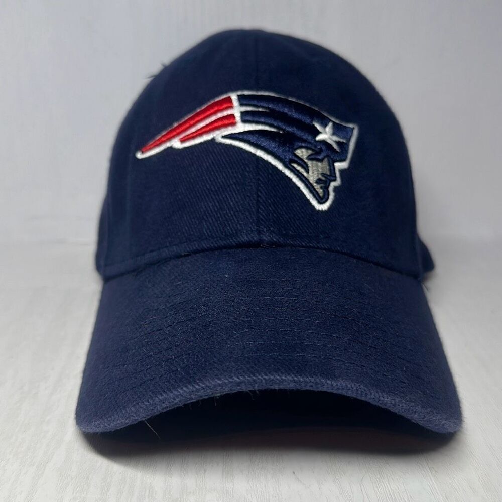 NEW ENGLAND PATRIOTS Blue Basic Logo Hat Cap NFL‎ Team Apparel Adjustable